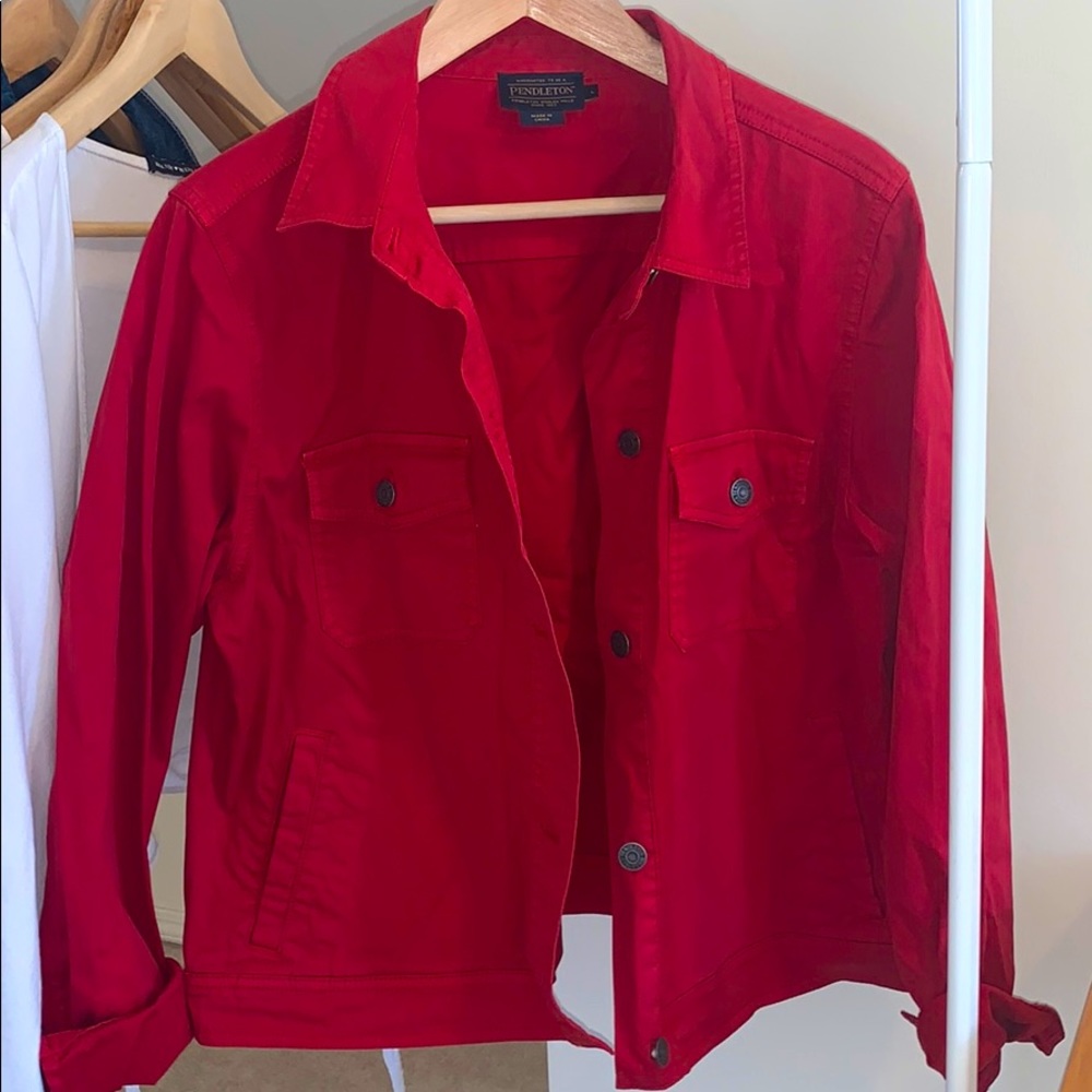 Red Pendleton jacket, never warn , size L
